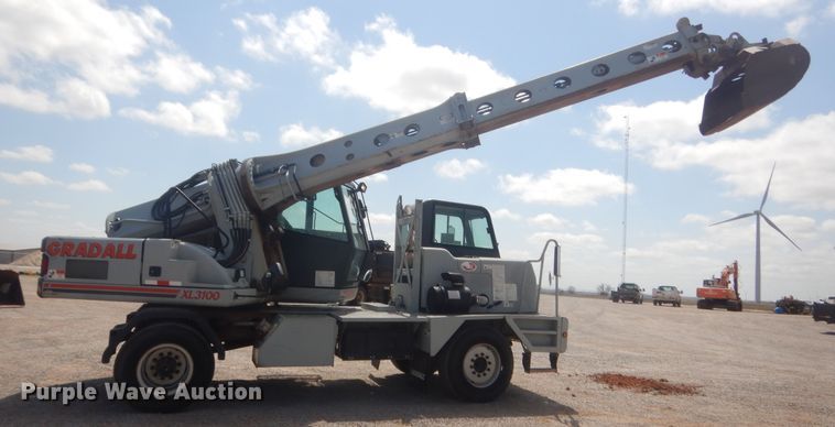 image for item HG9698 2005 Gradall XL3100  wheeled excavator