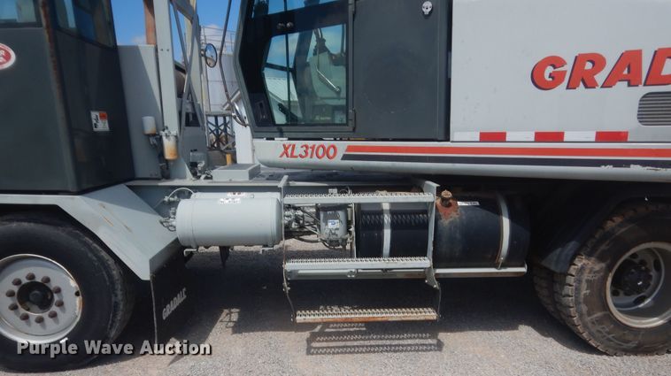 image for item HG9698 2005 Gradall XL3100  wheeled excavator