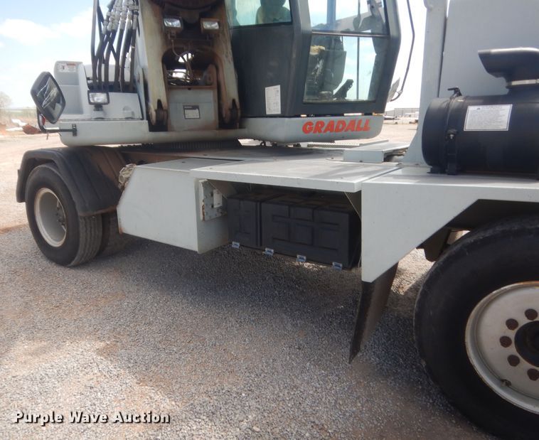 image for item HG9698 2005 Gradall XL3100  wheeled excavator