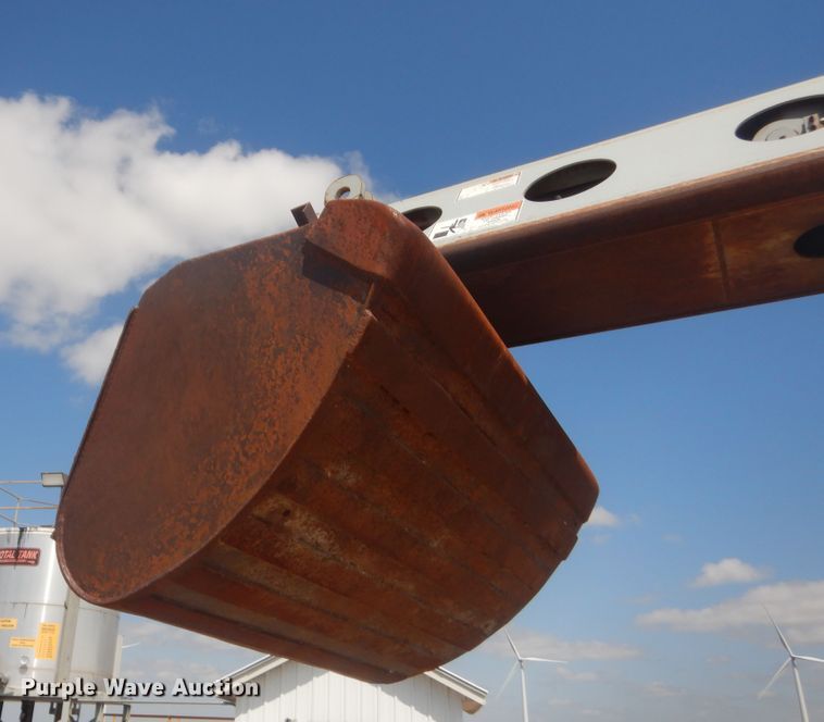 image for item HG9698 2005 Gradall XL3100  wheeled excavator