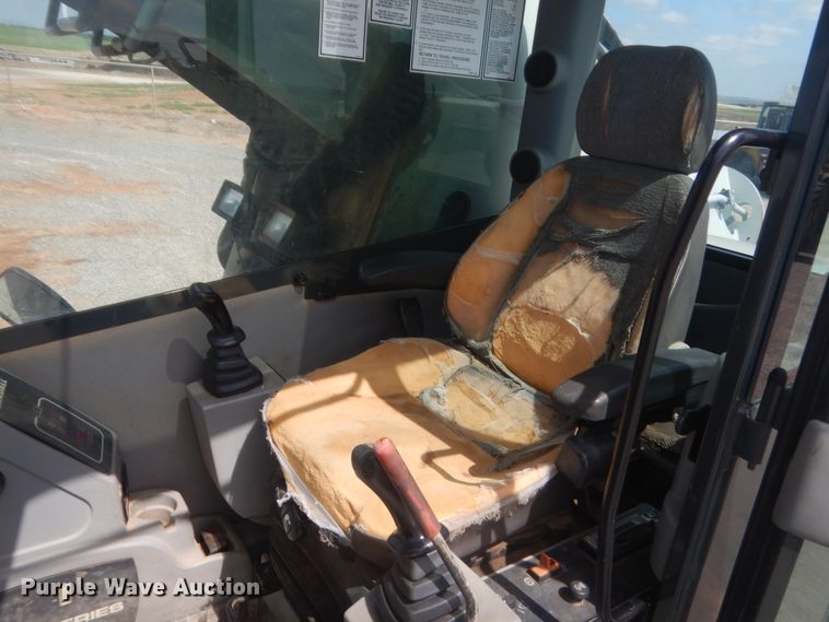 image for item HG9698 2005 Gradall XL3100  wheeled excavator