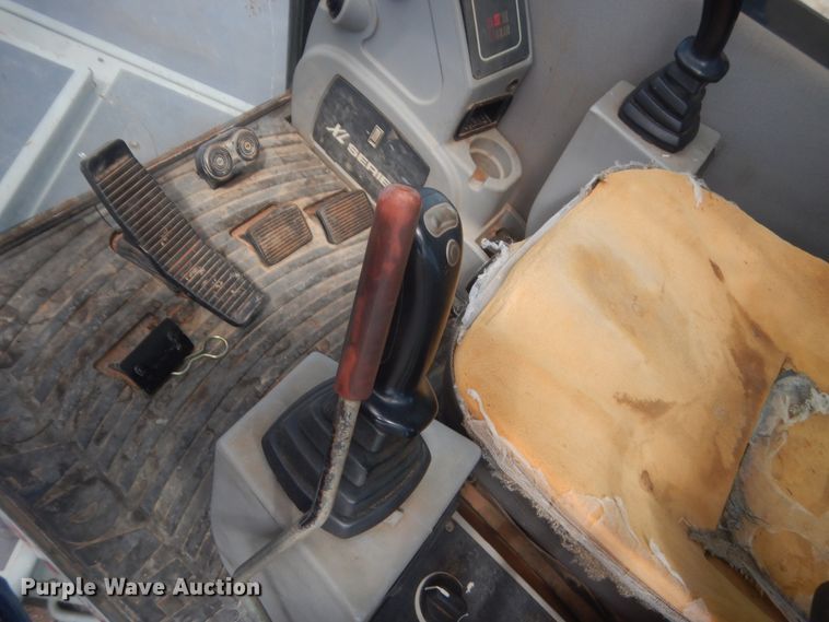 image for item HG9698 2005 Gradall XL3100  wheeled excavator