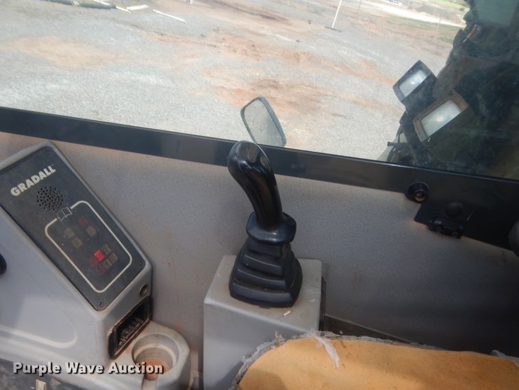 image for item HG9698 2005 Gradall XL3100  wheeled excavator