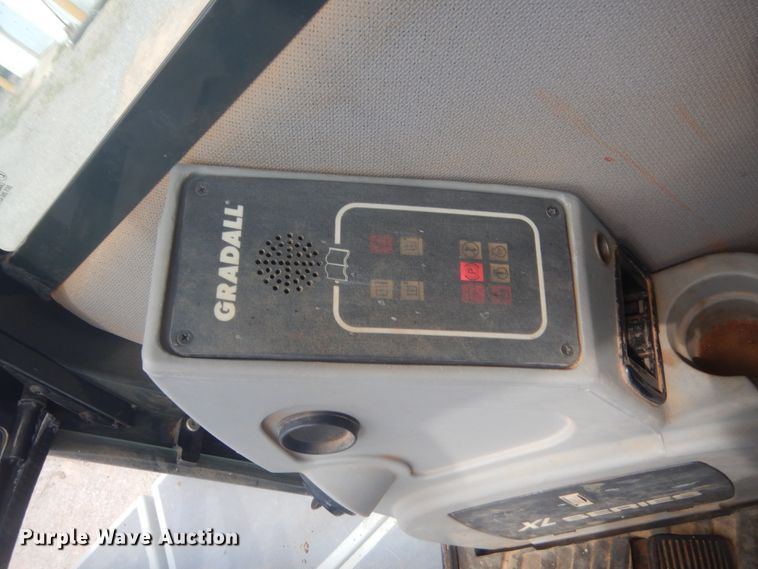 image for item HG9698 2005 Gradall XL3100  wheeled excavator