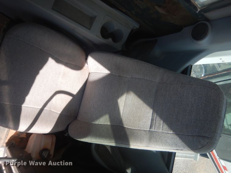 image for item HG9698 2005 Gradall XL3100  wheeled excavator