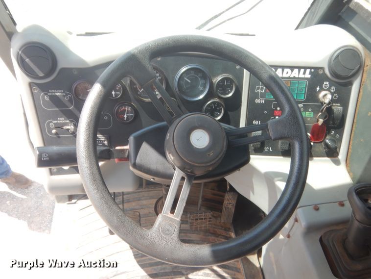 image for item HG9698 2005 Gradall XL3100  wheeled excavator