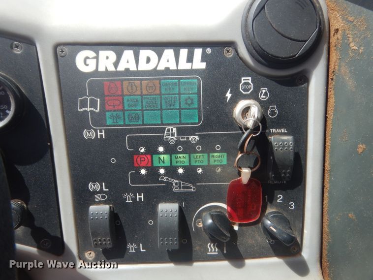 image for item HG9698 2005 Gradall XL3100  wheeled excavator