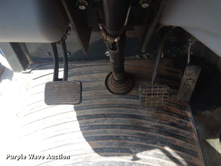 image for item HG9698 2005 Gradall XL3100  wheeled excavator