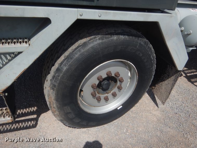 image for item HG9698 2005 Gradall XL3100  wheeled excavator