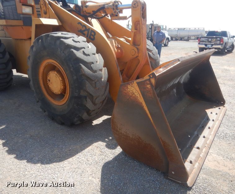 image for item HG9699 Case 621B  wheel loader