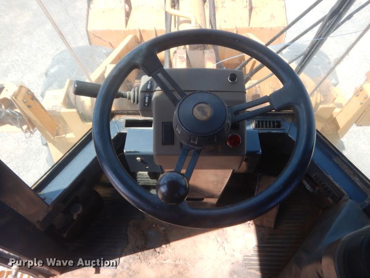 image for item HG9699 Case 621B  wheel loader