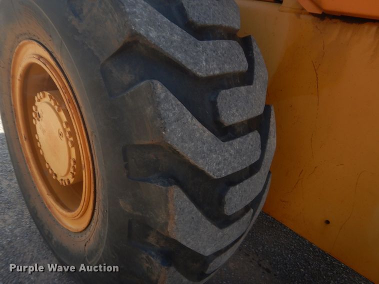 image for item HG9699 Case 621B  wheel loader
