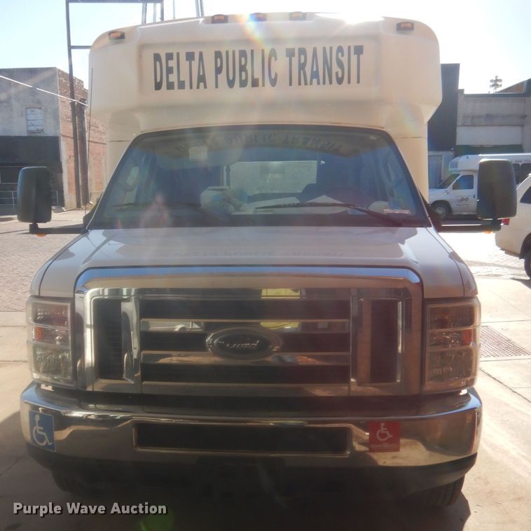 image for item HG9765 2009 Ford E350  shuttle bus