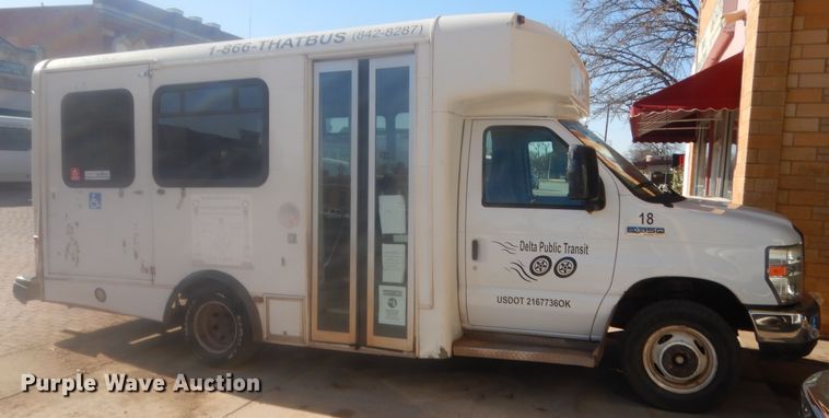 image for item HG9765 2009 Ford E350  shuttle bus