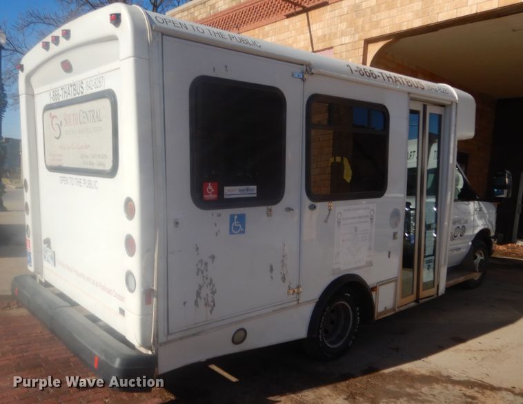 image for item HG9765 2009 Ford E350  shuttle bus