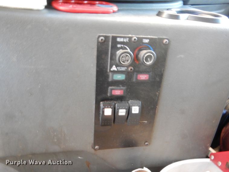 image for item HG9765 2009 Ford E350  shuttle bus