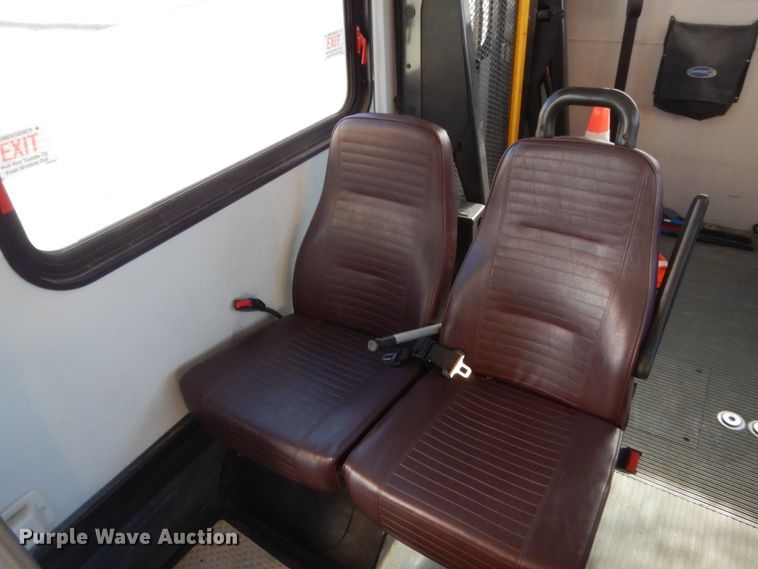 image for item HG9765 2009 Ford E350  shuttle bus