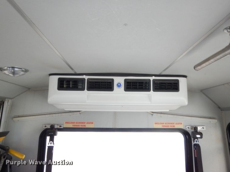 image for item HG9765 2009 Ford E350  shuttle bus