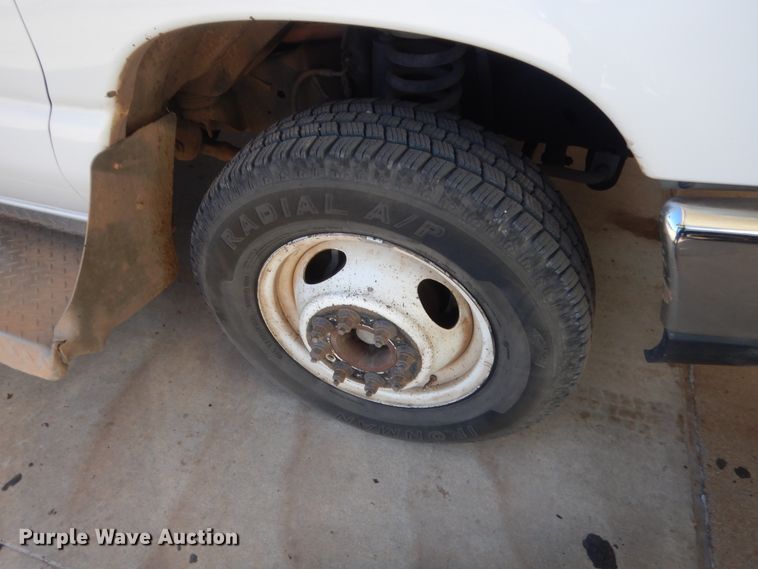 image for item HG9765 2009 Ford E350  shuttle bus