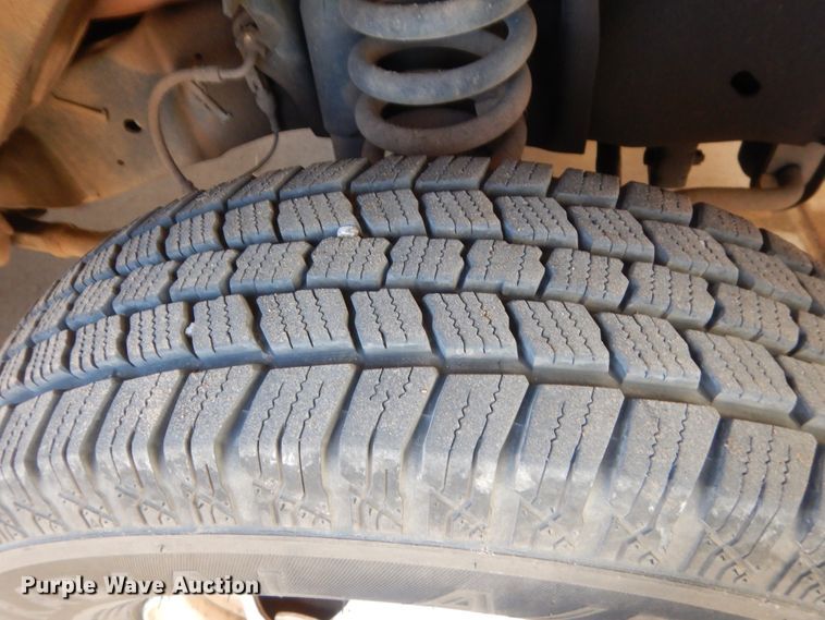 image for item HG9765 2009 Ford E350  shuttle bus