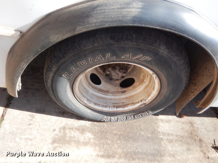 image for item HG9765 2009 Ford E350  shuttle bus