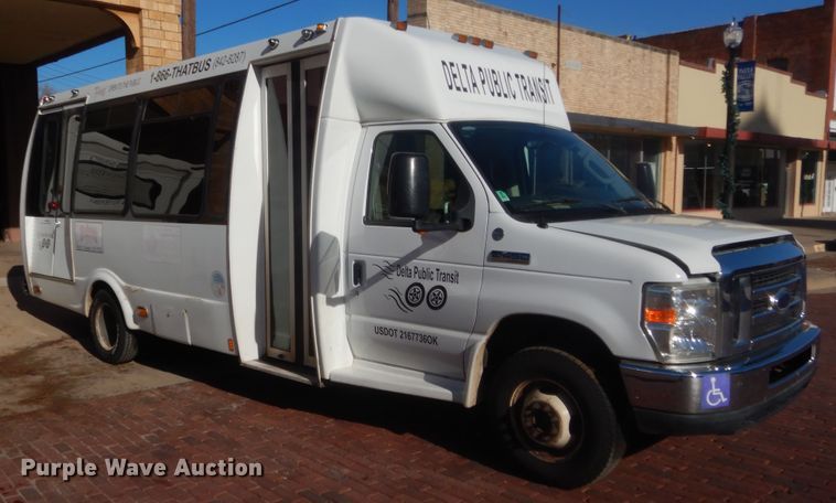 image for item HG9766 2010 Ford E450  shuttle bus