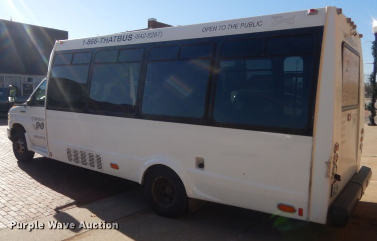 image for item HG9766 2010 Ford E450  shuttle bus
