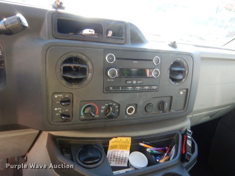 image for item HG9766 2010 Ford E450  shuttle bus