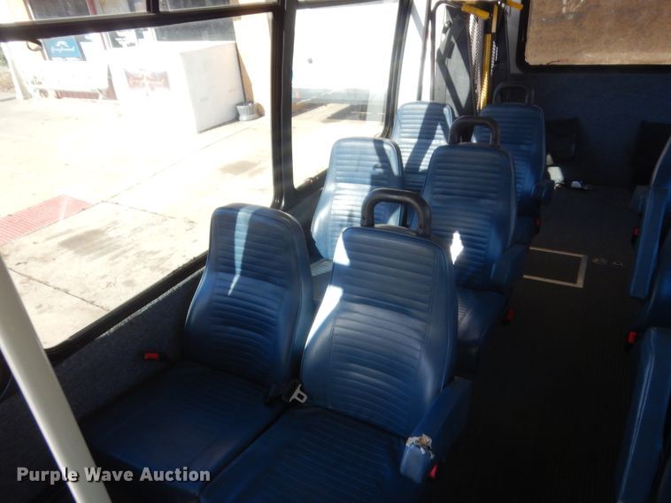 image for item HG9766 2010 Ford E450  shuttle bus