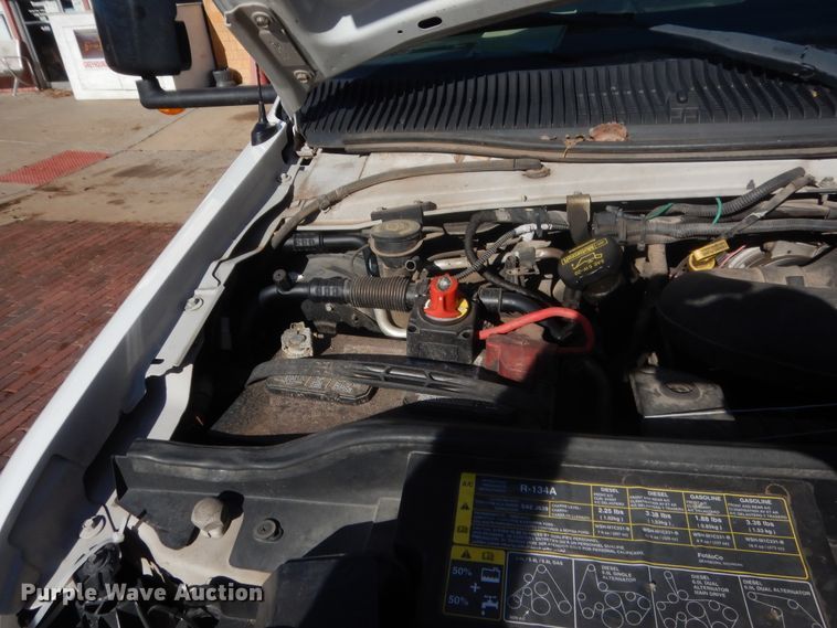 image for item HG9766 2010 Ford E450  shuttle bus