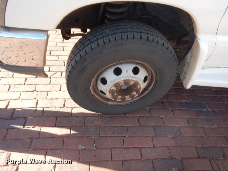 image for item HG9766 2010 Ford E450  shuttle bus