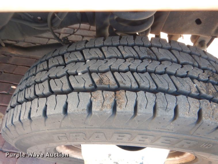 image for item HG9766 2010 Ford E450  shuttle bus