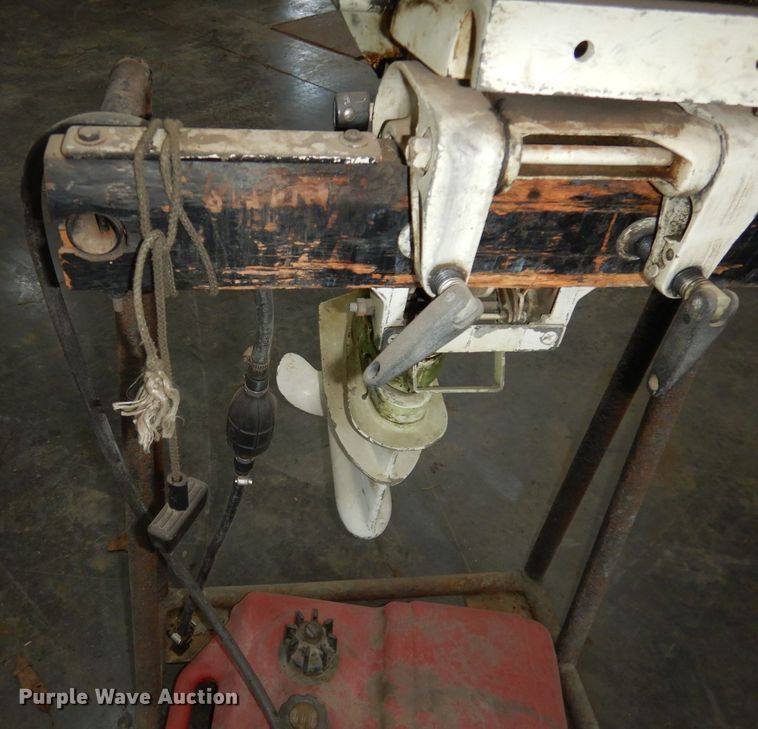 image for item HU9225 Johnson Seahorse 9.9 outboard motor