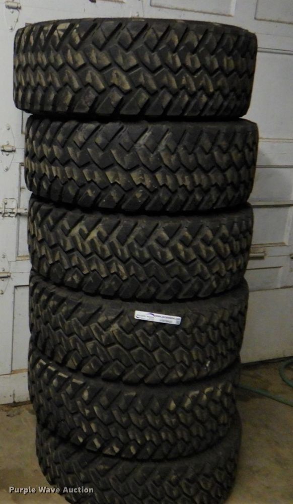 image for item HW9945 (6) Nitro Trail Grappler 35x12.50R17LT tires