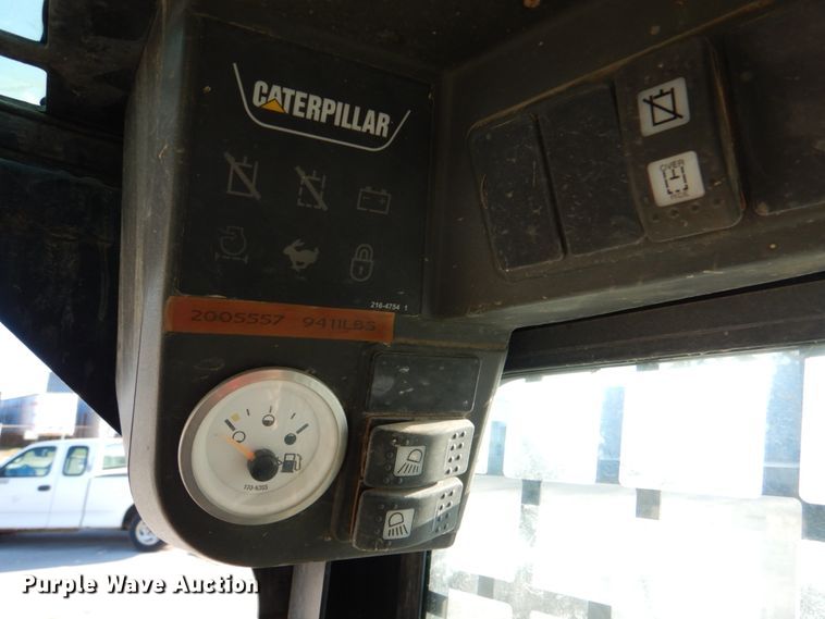 image for item HW9956 2005 Caterpillar 277B  tracked skid steer loader