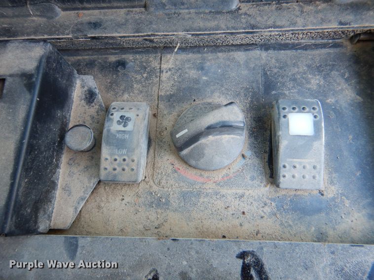 image for item HW9956 2005 Caterpillar 277B  tracked skid steer loader