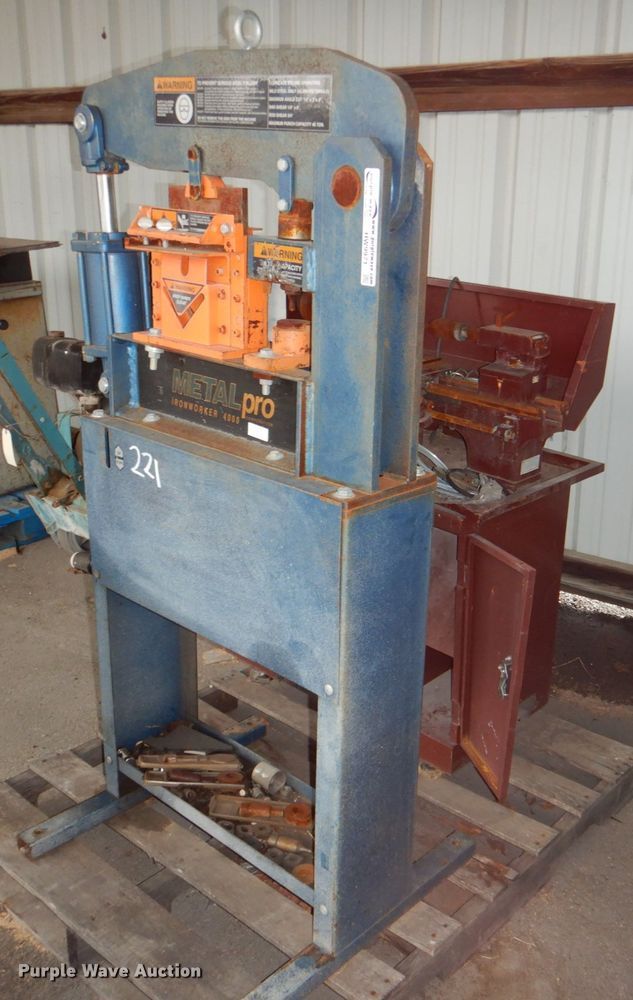 Central Machinery Pro Ironworker 400 metal lathe in Tulsa, OK Item