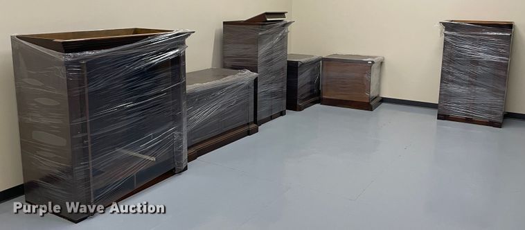 image for item II9315 Entertainment center