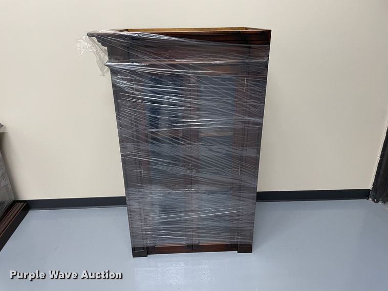 image for item II9315 Entertainment center