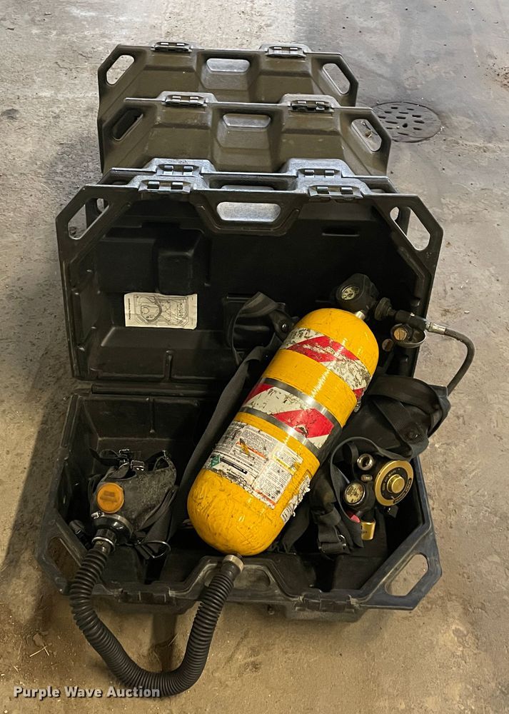 image for item II9322 MSA SCBA gear