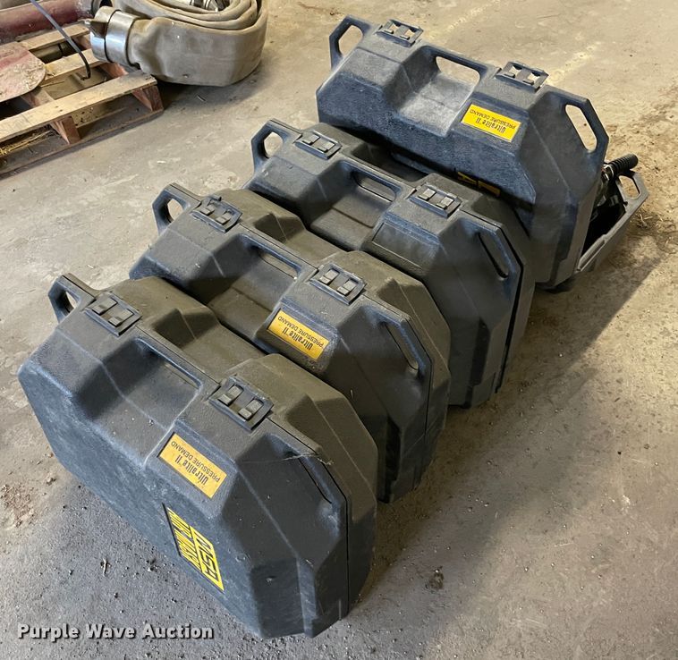 image for item II9322 MSA SCBA gear