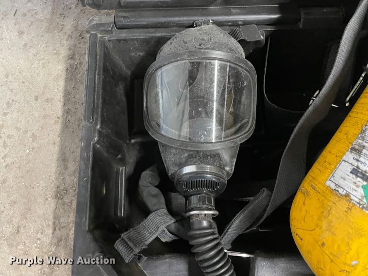 image for item II9322 MSA SCBA gear