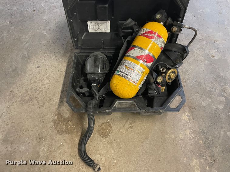 image for item II9322 MSA SCBA gear