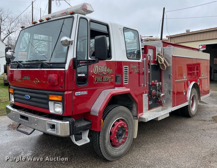 image for item II9324 1988 Ford CF8000 pumper fire truck