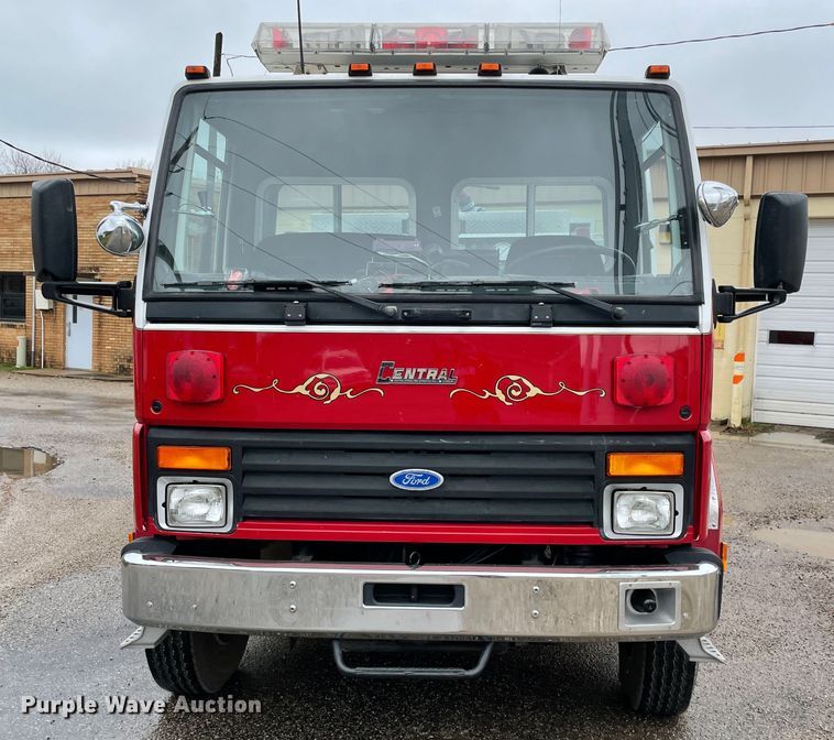 image for item II9324 1988 Ford CF8000 pumper fire truck