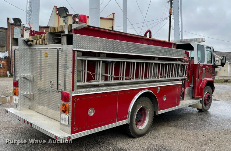 image for item II9324 1988 Ford CF8000 pumper fire truck