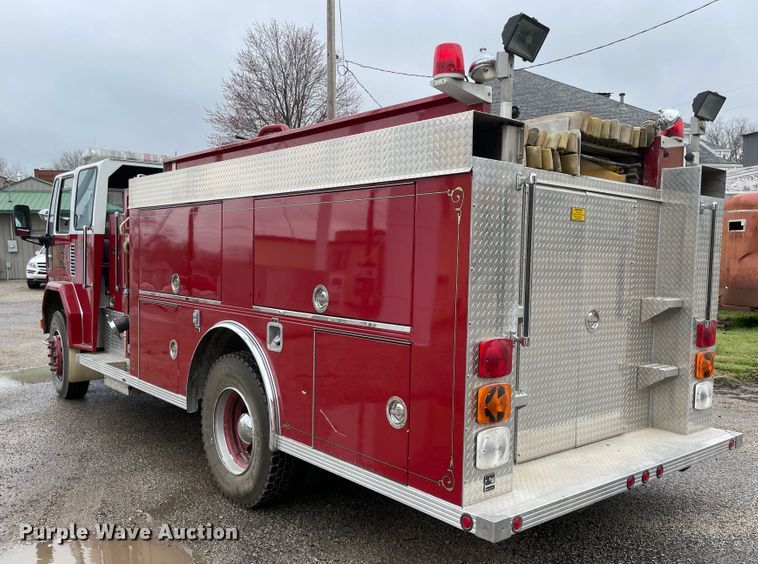 image for item II9324 1988 Ford CF8000 pumper fire truck