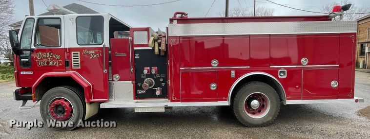 image for item II9324 1988 Ford CF8000 pumper fire truck