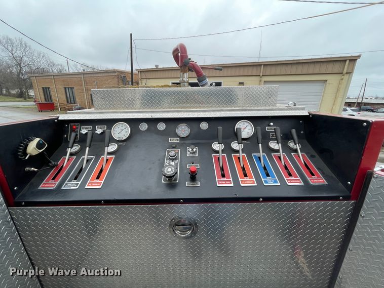 image for item II9324 1988 Ford CF8000 pumper fire truck