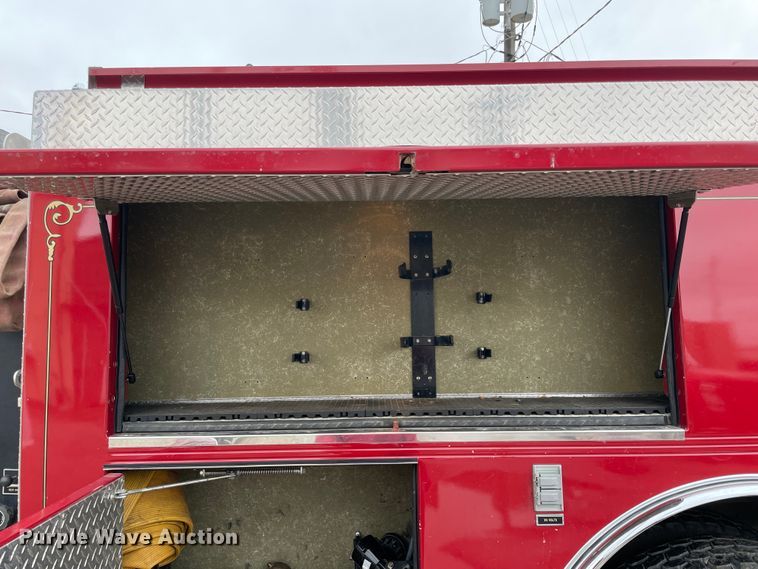 image for item II9324 1988 Ford CF8000 pumper fire truck